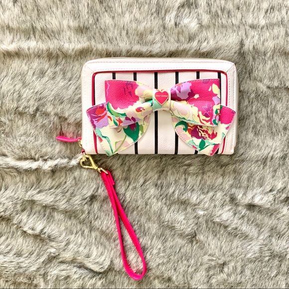 Betsey Johnson Handbags - Betsey Johnson oversized floral bow wallet